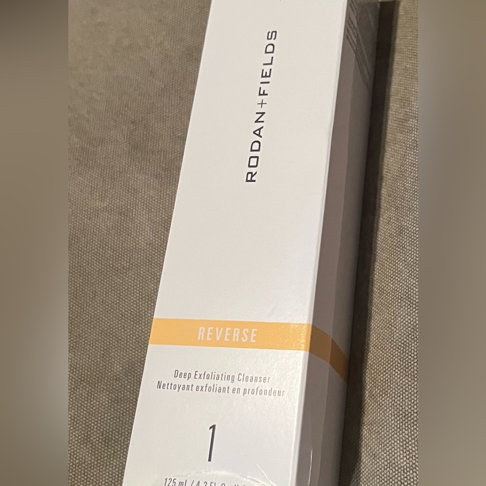 NIB Rodan + Fields REVERSE step 1 deep exfoliating cleanser.